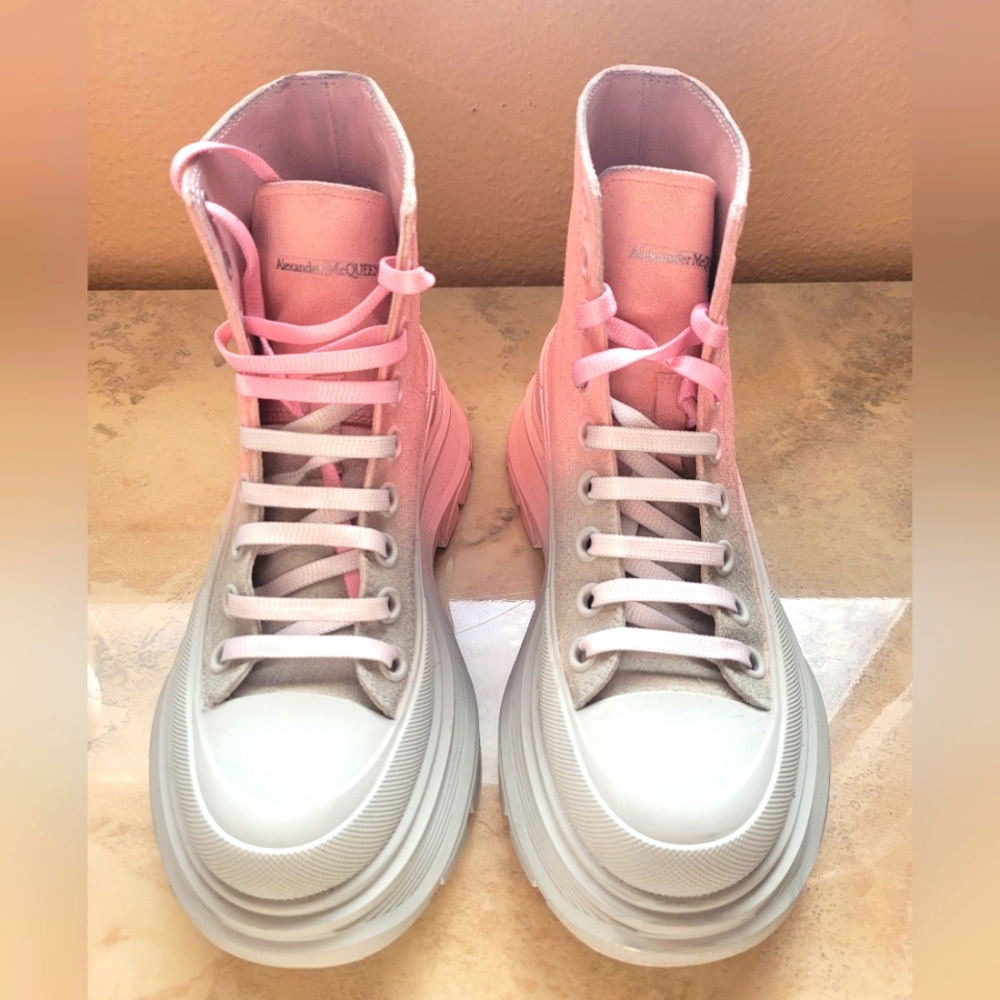 Women’s Alexander McQueen Ombré Lace-Up Ankle Boots Pink/Grey Size 35.5 Size 5us